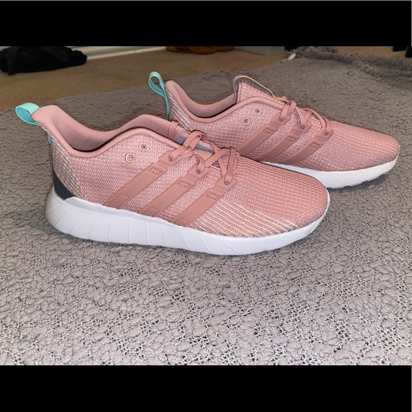 adidas questar flow pink